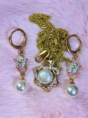 Natural White South Sea Pearl Pendant Necklace 22”, 18K Gold Filled Earrings
